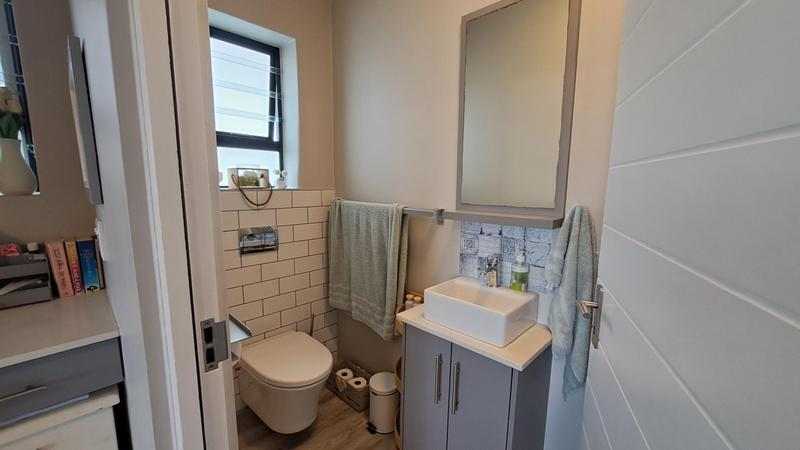 4 Bedroom Property for Sale in Jongensfontein Western Cape